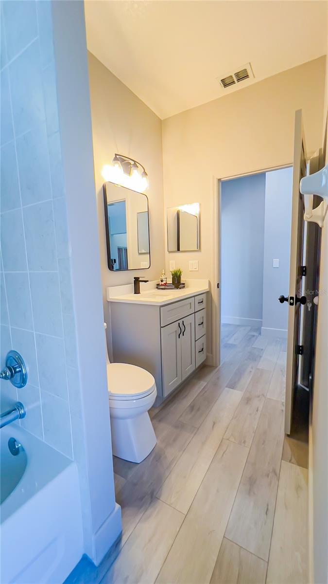 Image 45 of 81 For 15061 Spinnaker Cove Lane