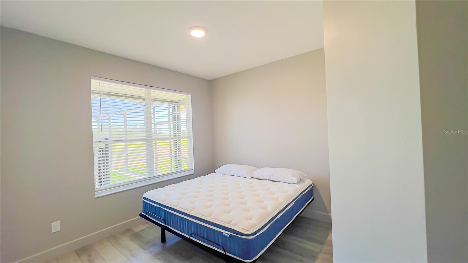 Image 50 of 81 For 15061 Spinnaker Cove Lane