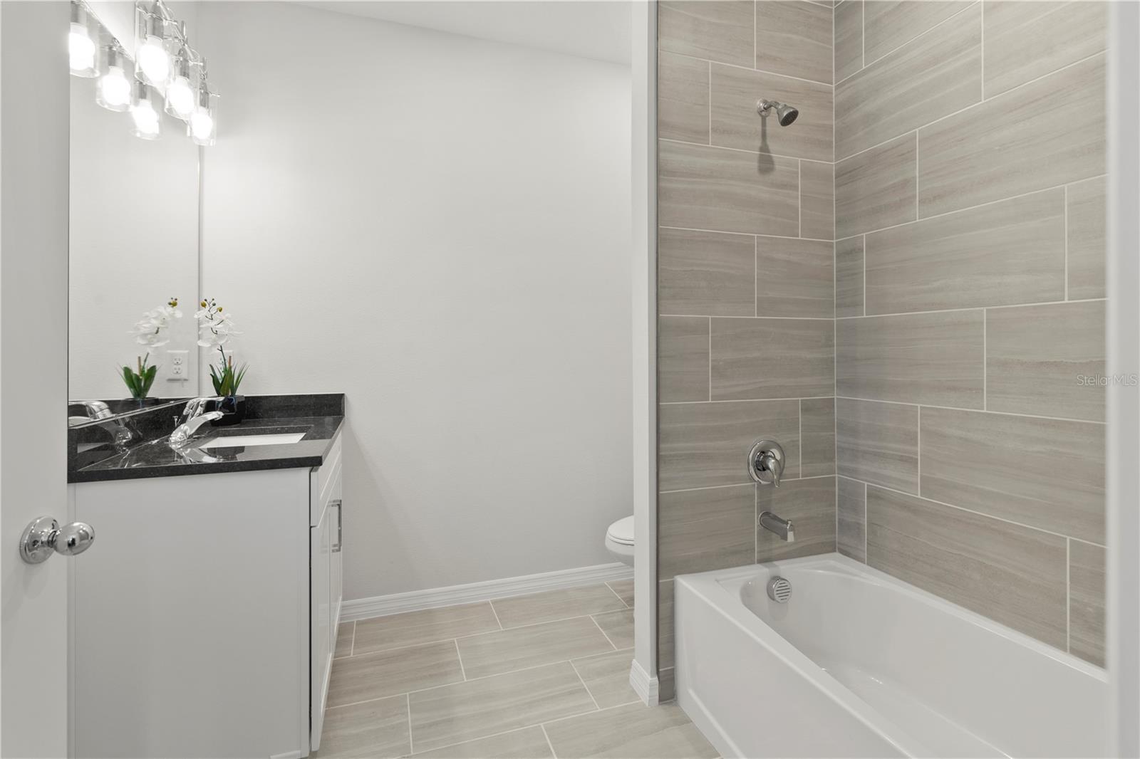 Image 15 of 23 For 805 Locust Avenue