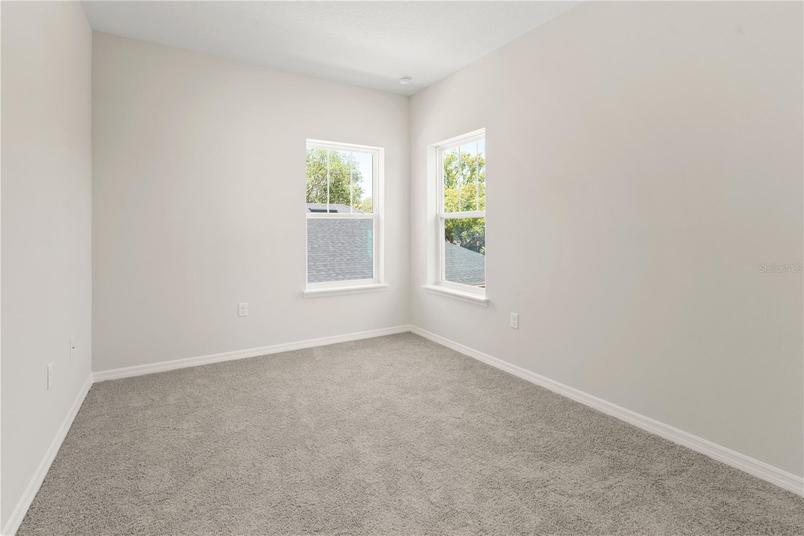 Image 17 of 23 For 805 Locust Avenue