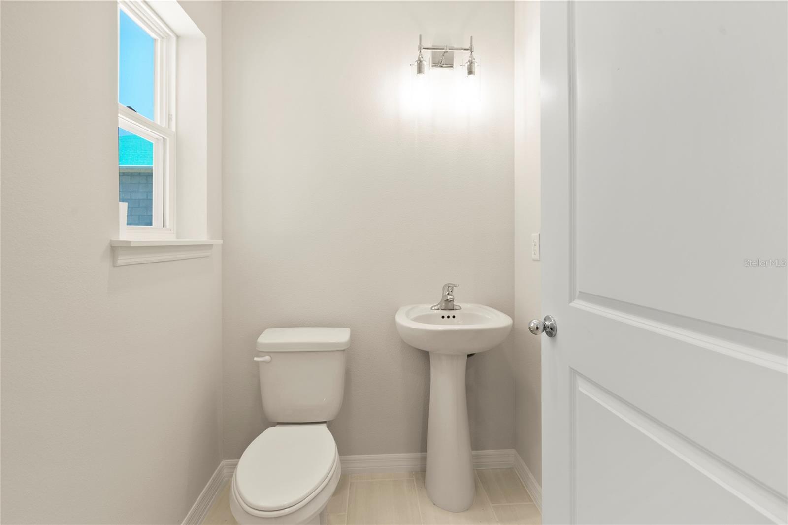 Image 18 of 23 For 805 Locust Avenue
