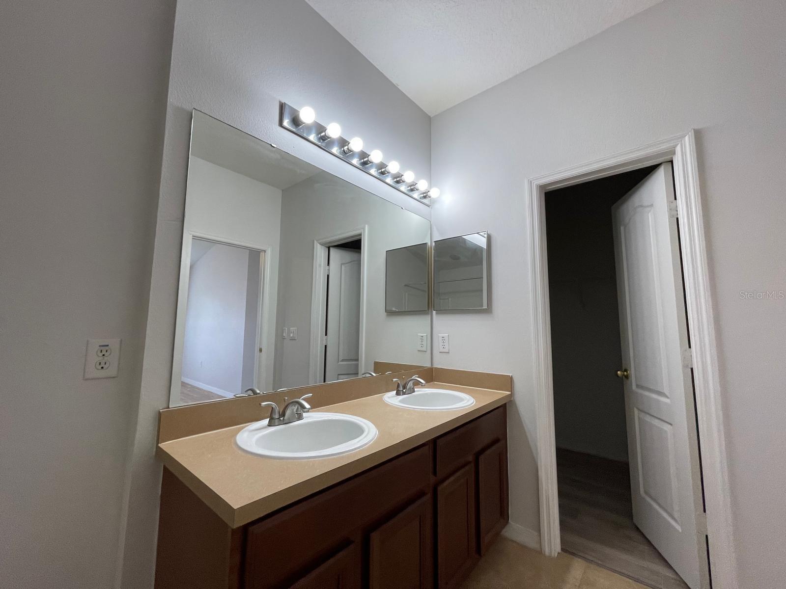 Image 21 of 29 For 6510 Goldenrod Road 54c