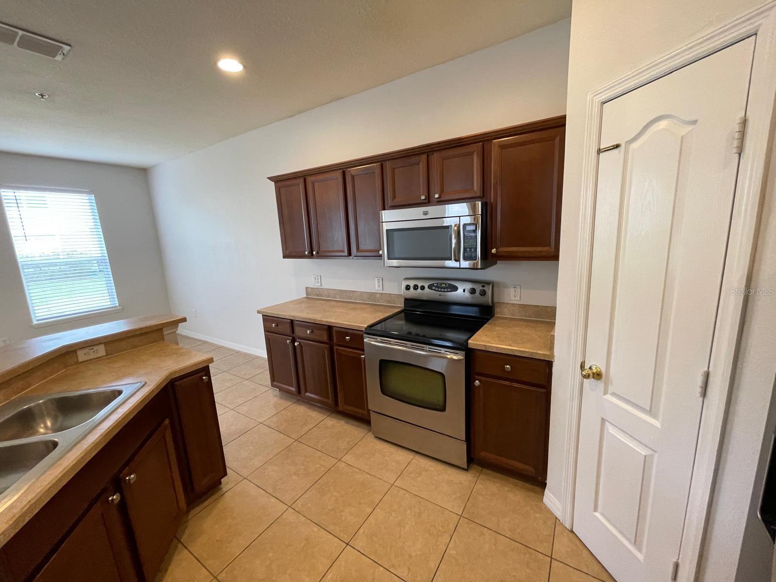 Image 9 of 29 For 6510 Goldenrod Road 54c