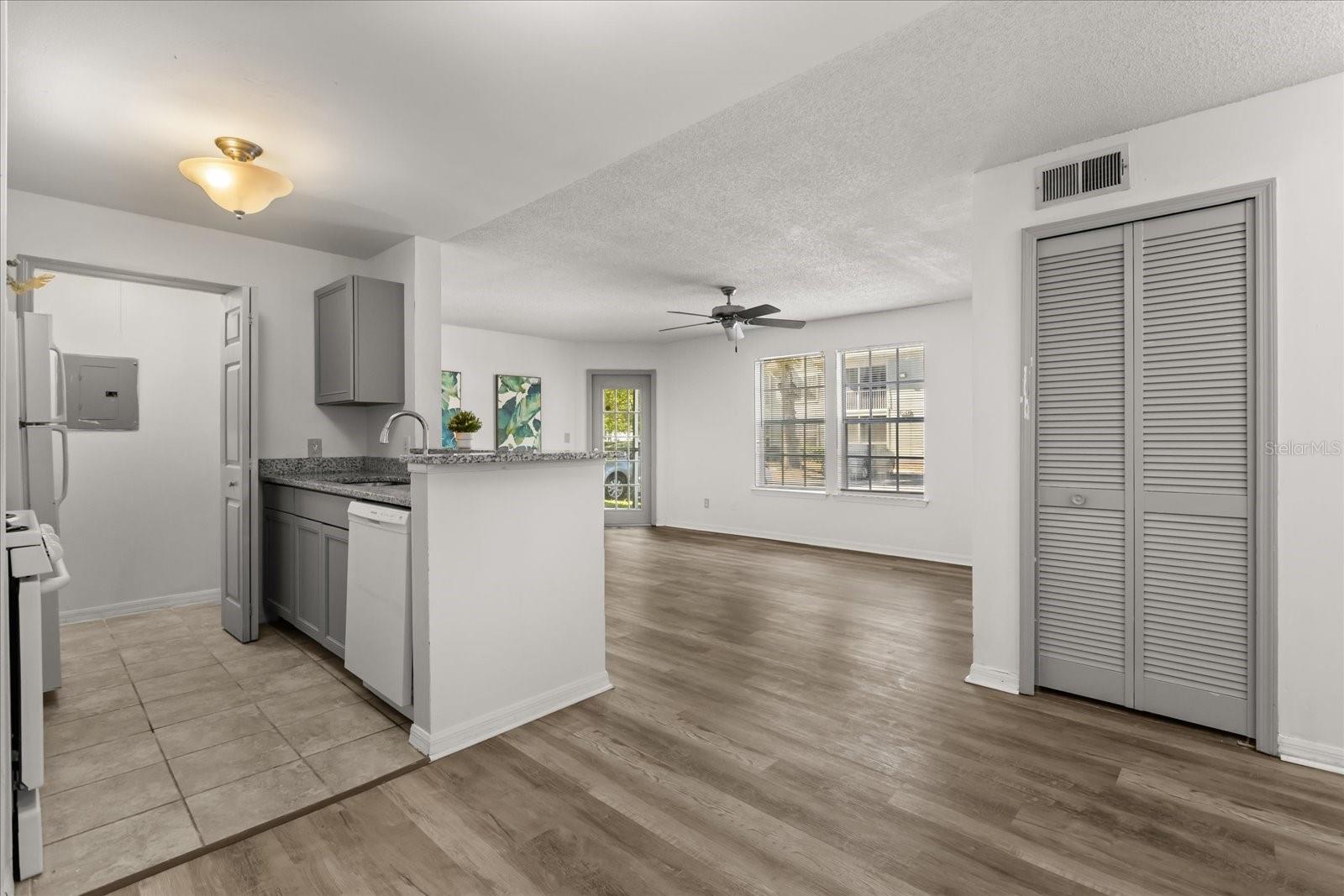 Image 3 of 22 For 6178 Westgate Drive 101