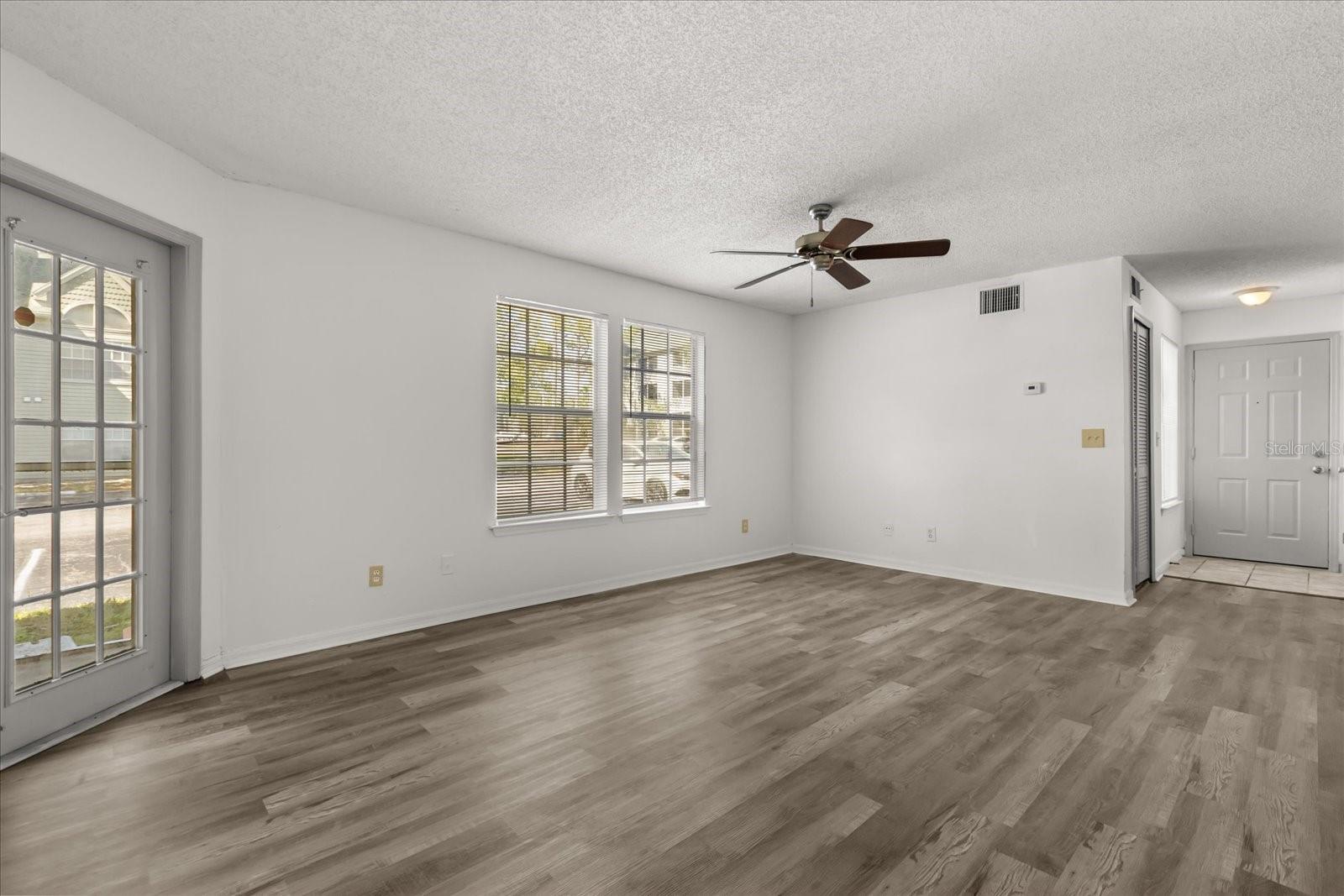Image 7 of 22 For 6178 Westgate Drive 101