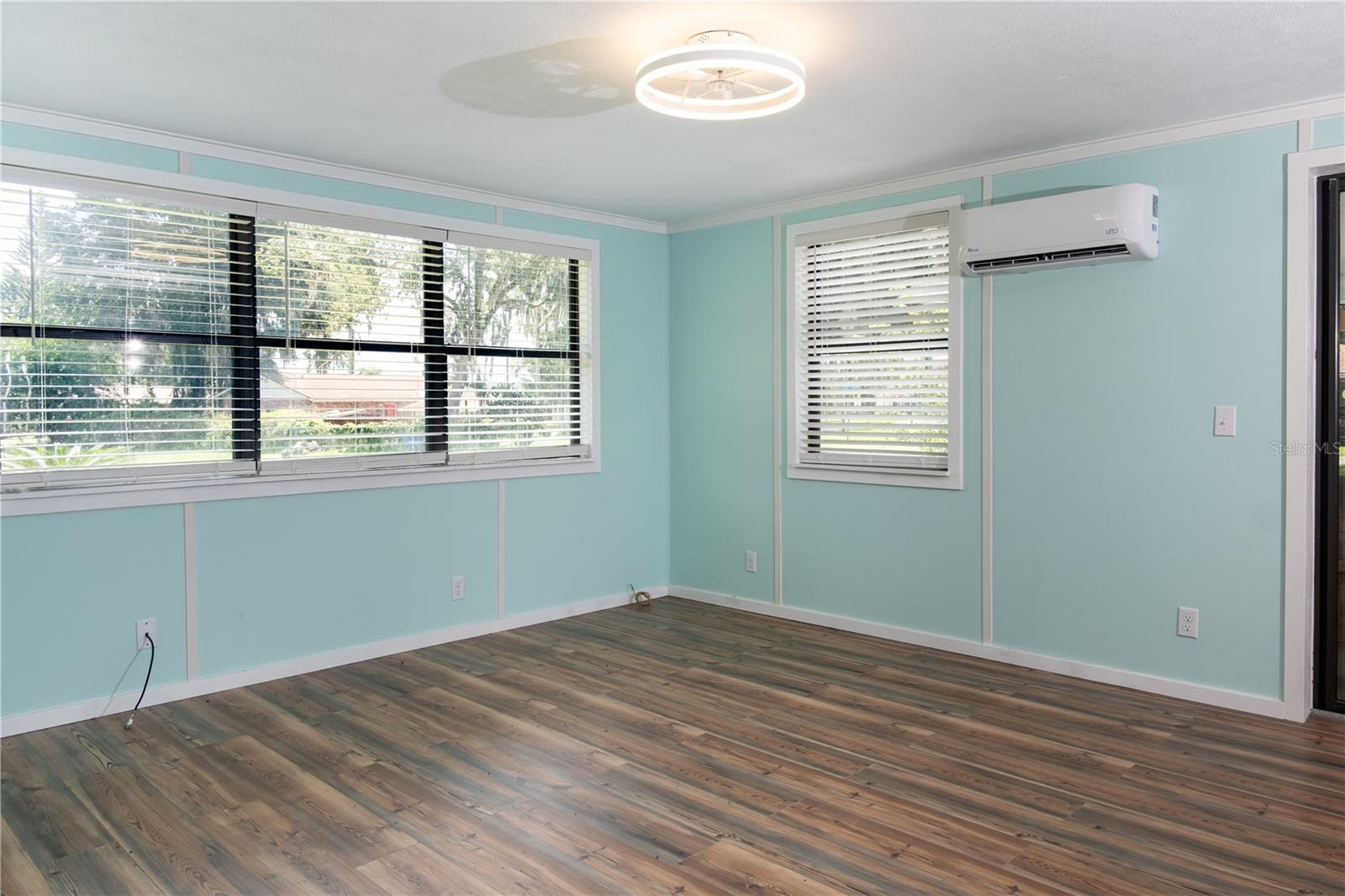 Image 13 of 17 For 951 Cr 453  