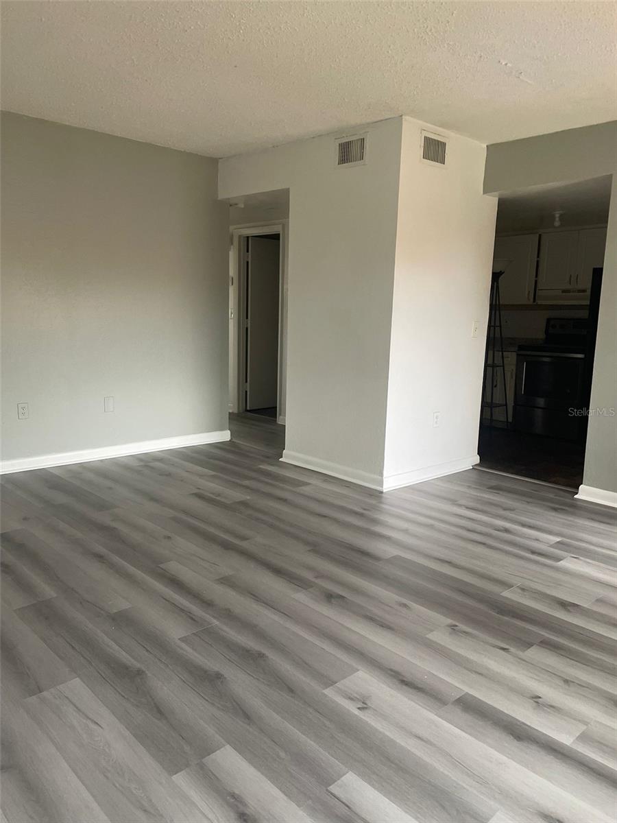 Image 22 of 29 For 746 Mcdougall Court 746