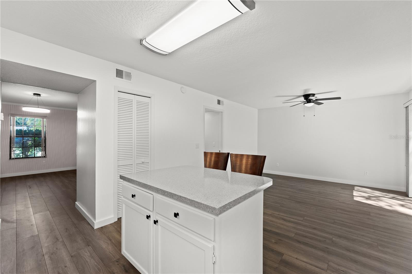 Image 12 of 32 For 992 Woodrose Court