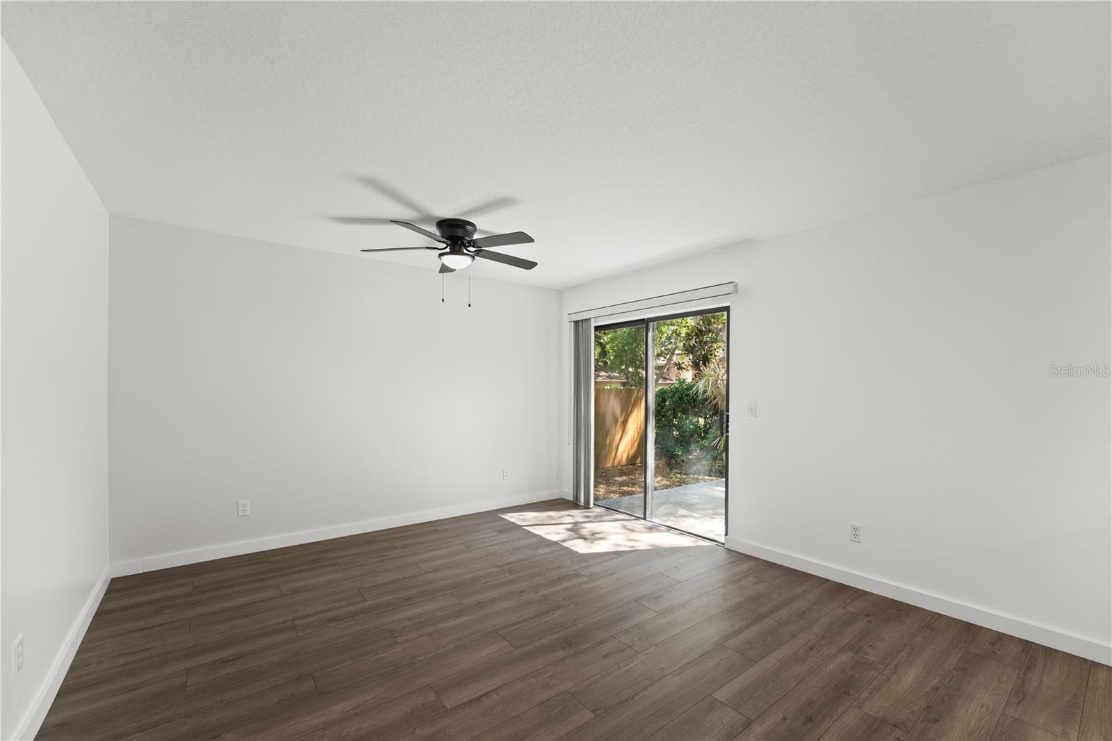 Image 13 of 32 For 992 Woodrose Court
