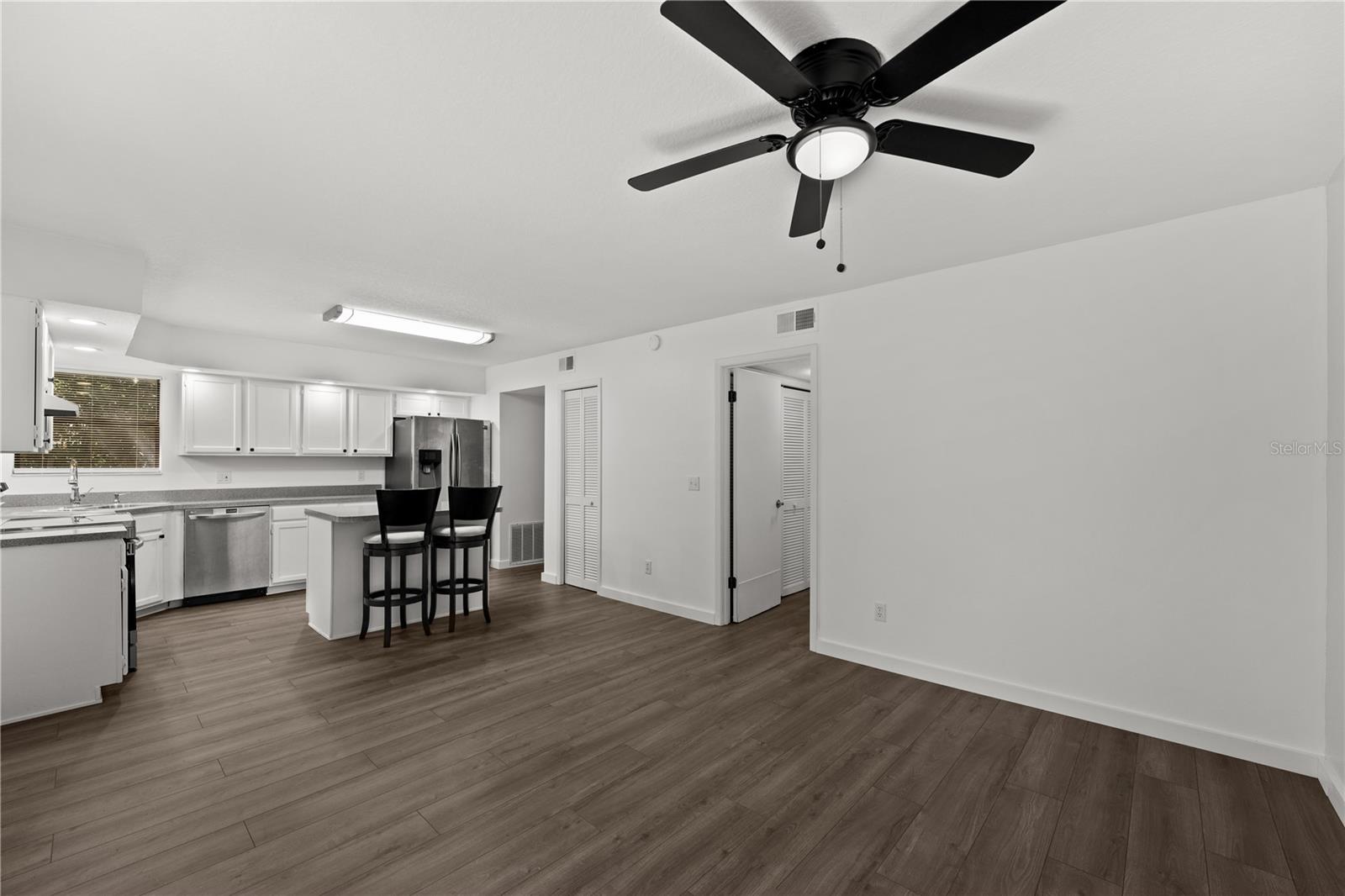 Image 15 of 32 For 992 Woodrose Court
