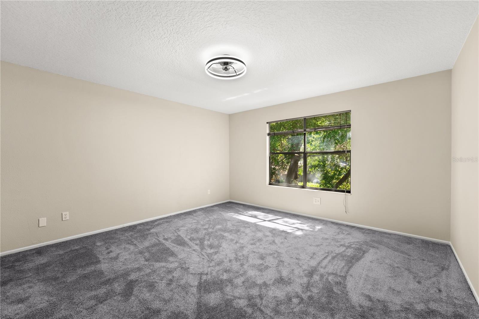 Image 16 of 32 For 992 Woodrose Court