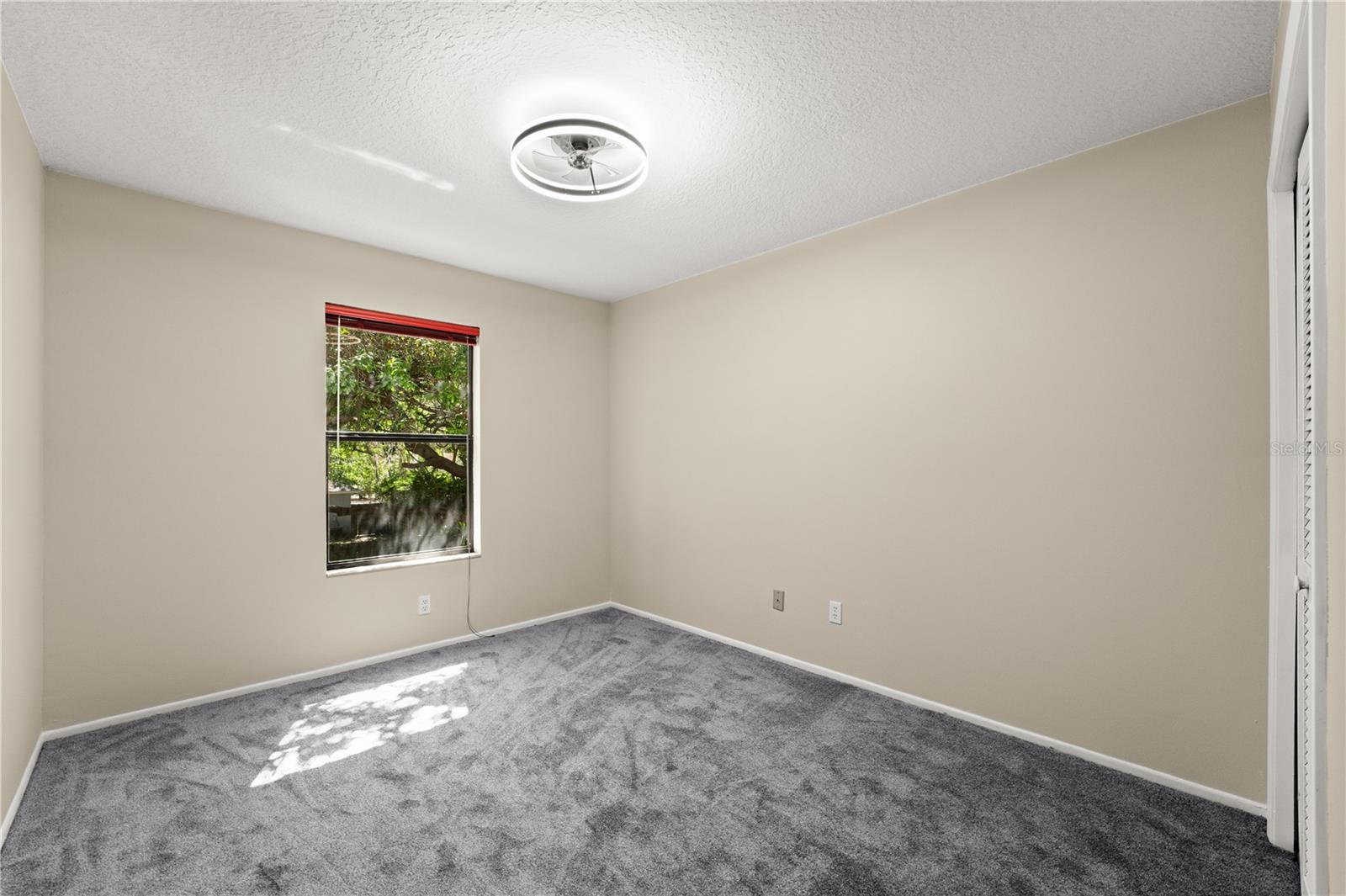 Image 19 of 32 For 992 Woodrose Court