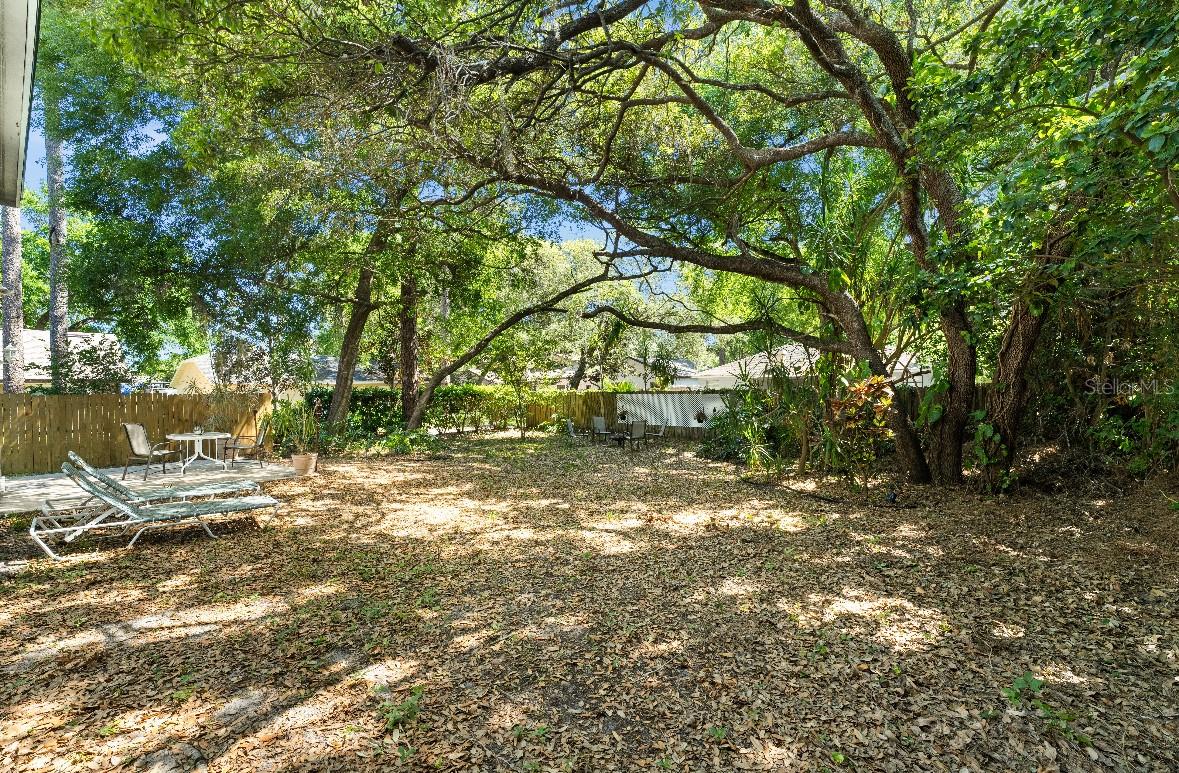 Image 25 of 32 For 992 Woodrose Court