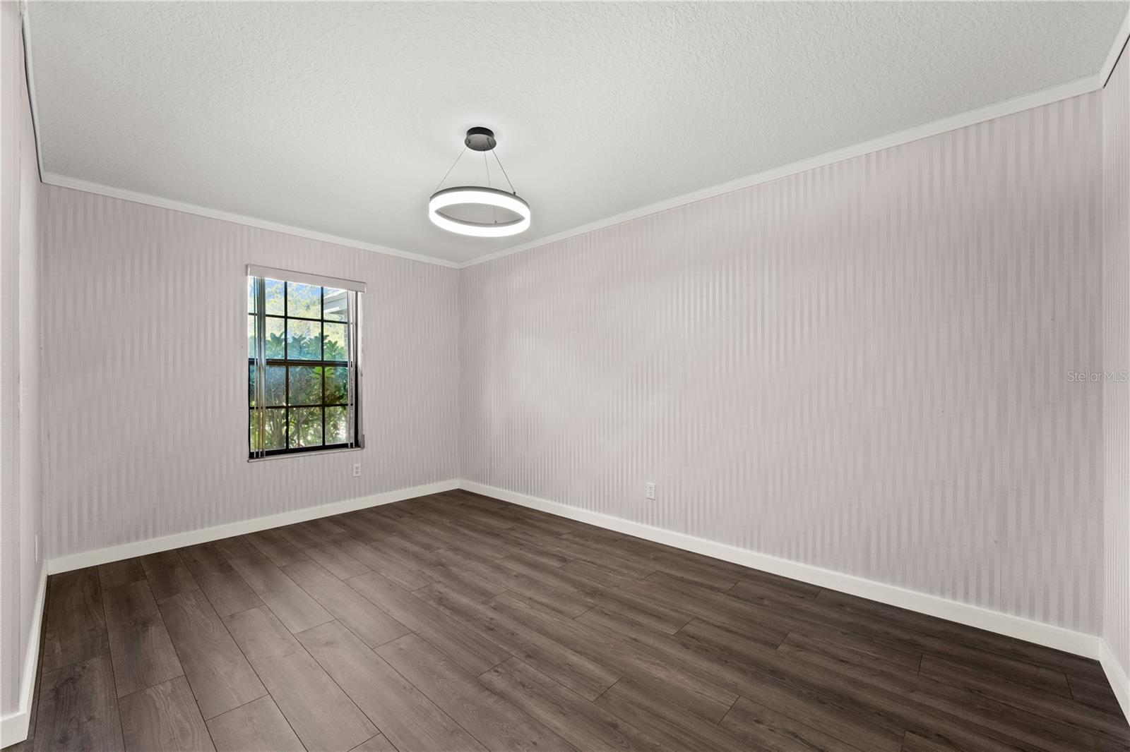 Image 6 of 32 For 992 Woodrose Court