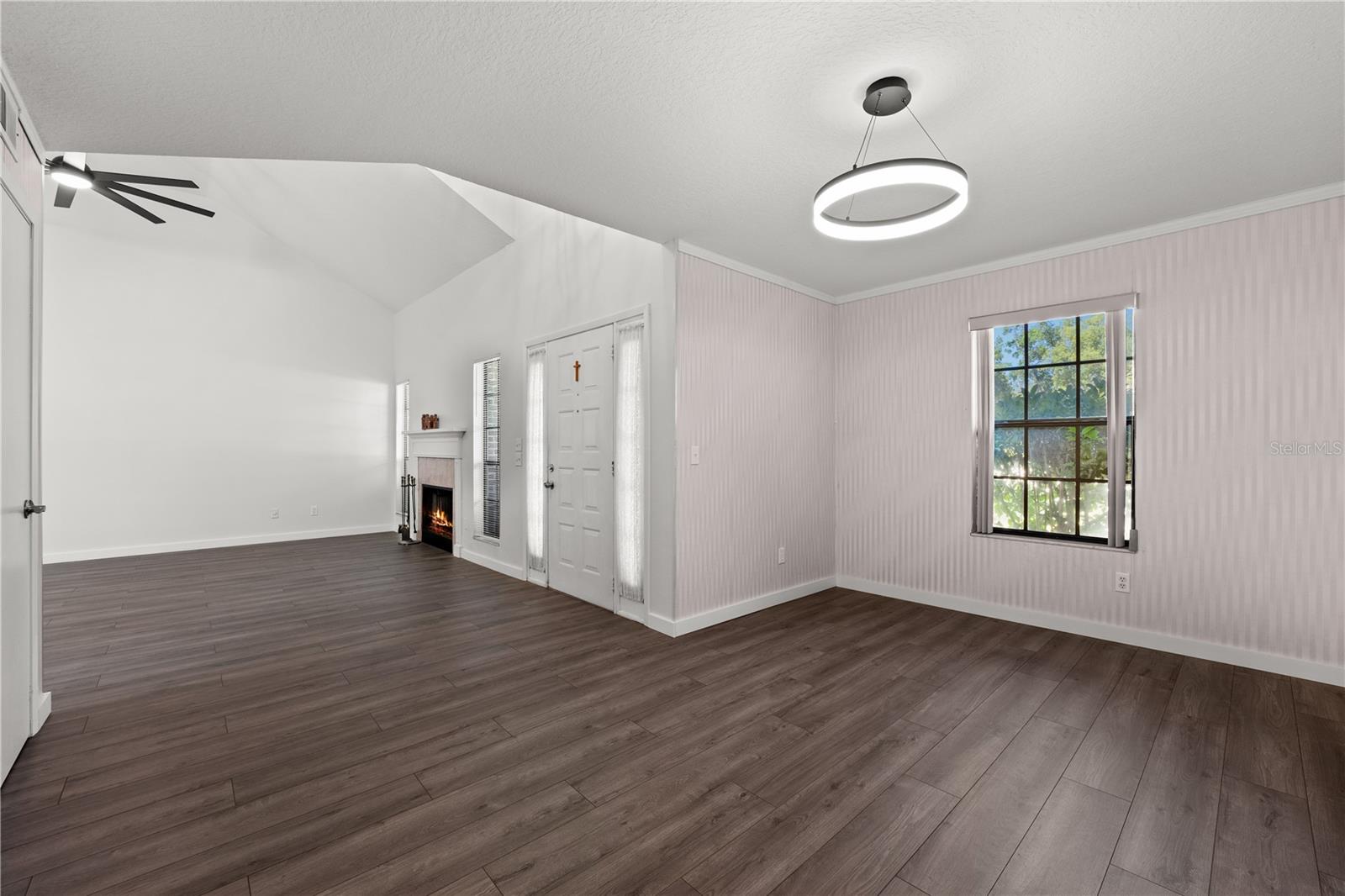 Image 8 of 32 For 992 Woodrose Court