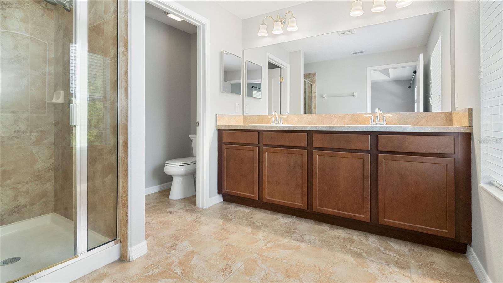 Image 17 of 27 For 11163 Savannah Landing Circle