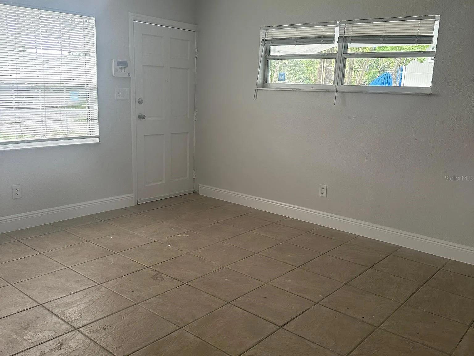 Image 4 of 9 For 903 10th  