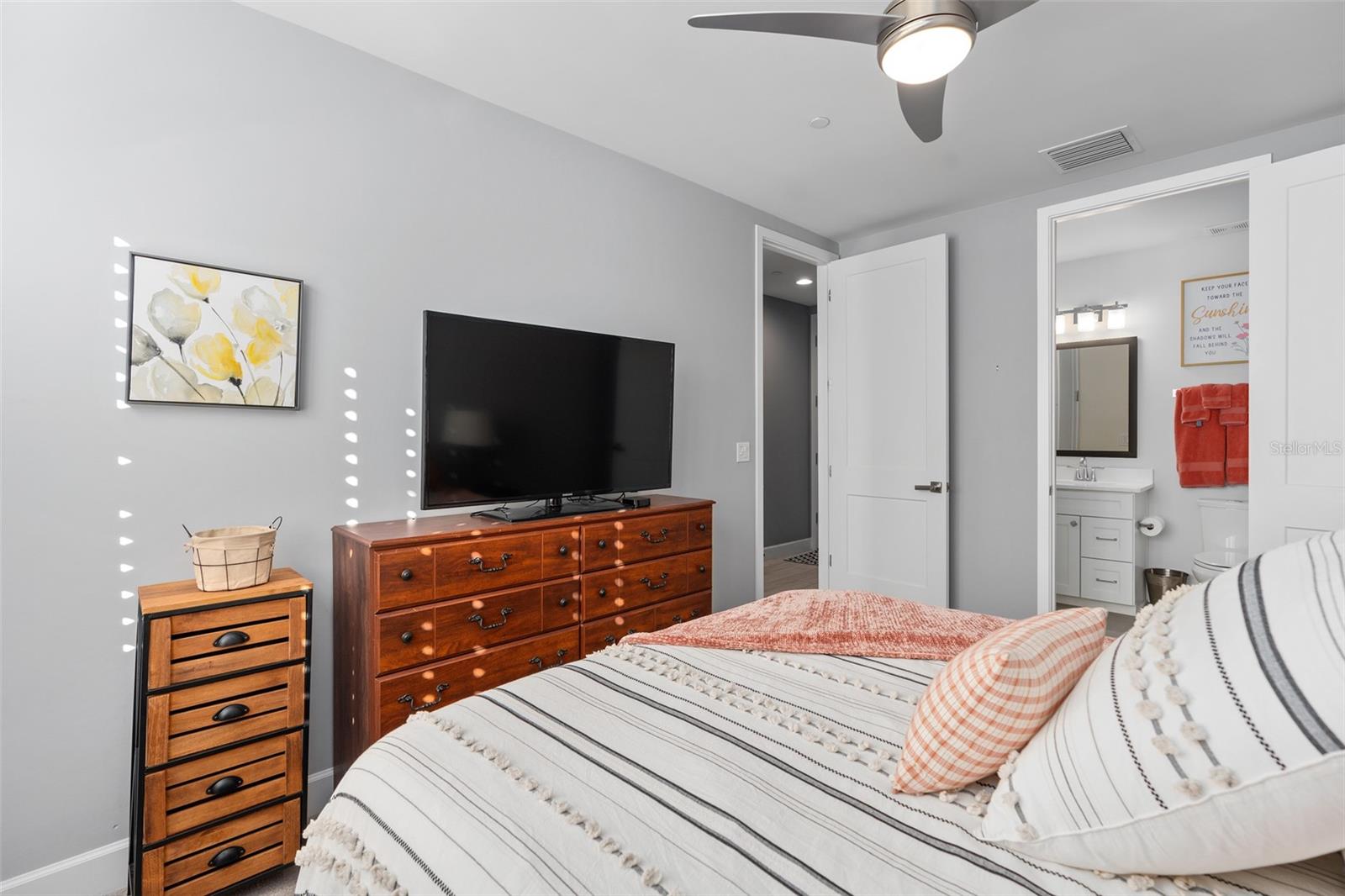 Image 4 of 23 For 129 Park Avenue