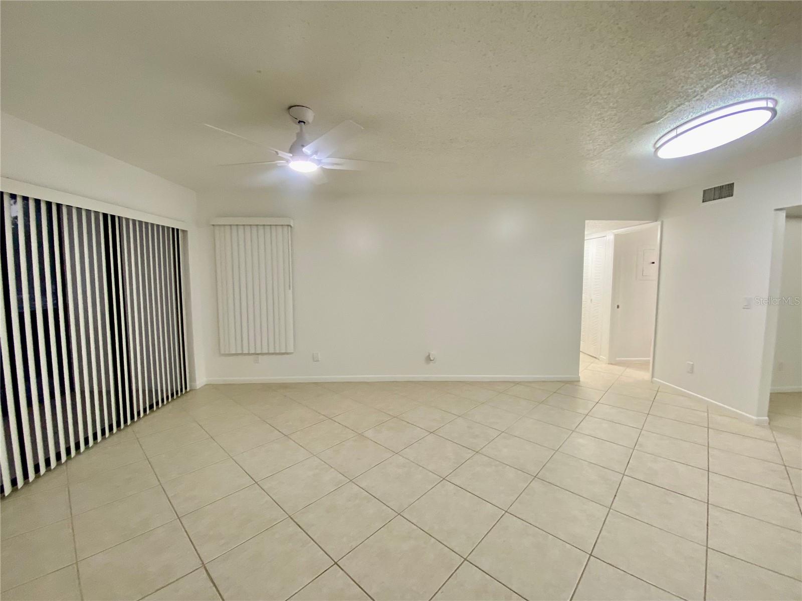 Image 5 of 25 For 954 Courtyard Lane C2