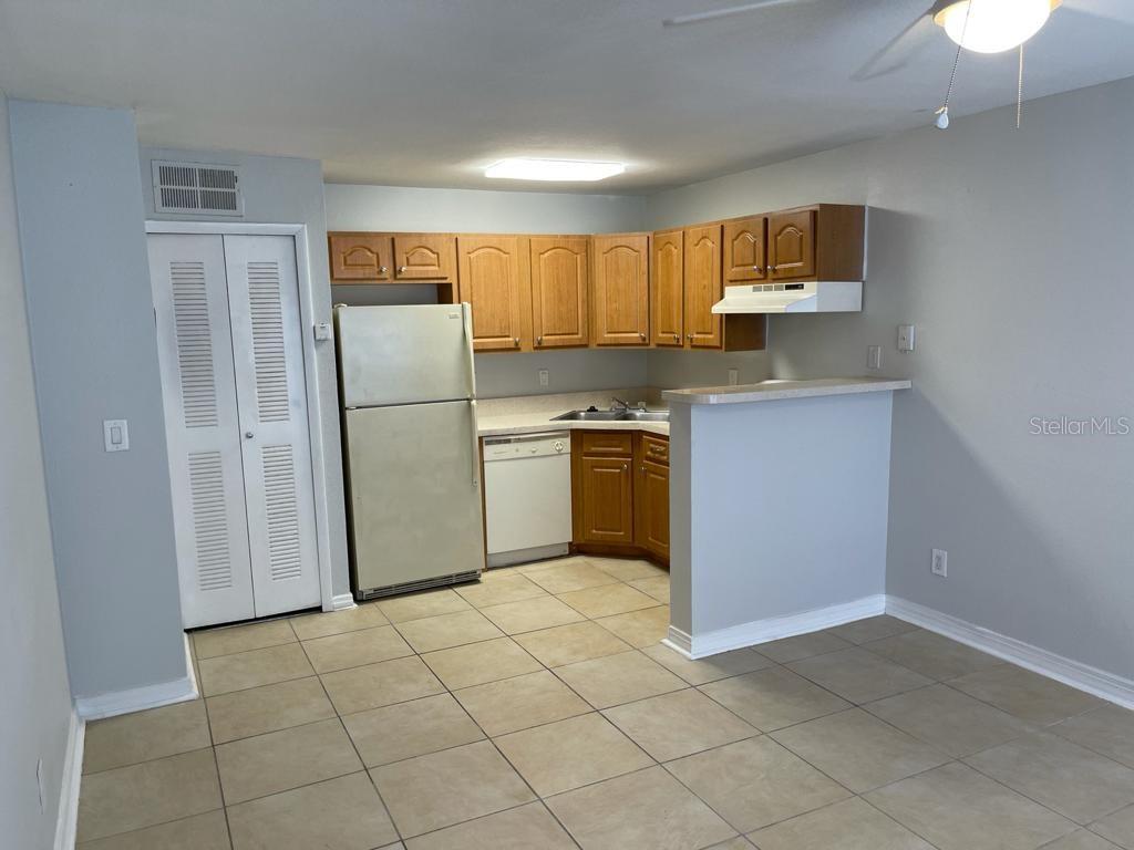 Image 3 of 22 For 4724 Walden Circle 1514