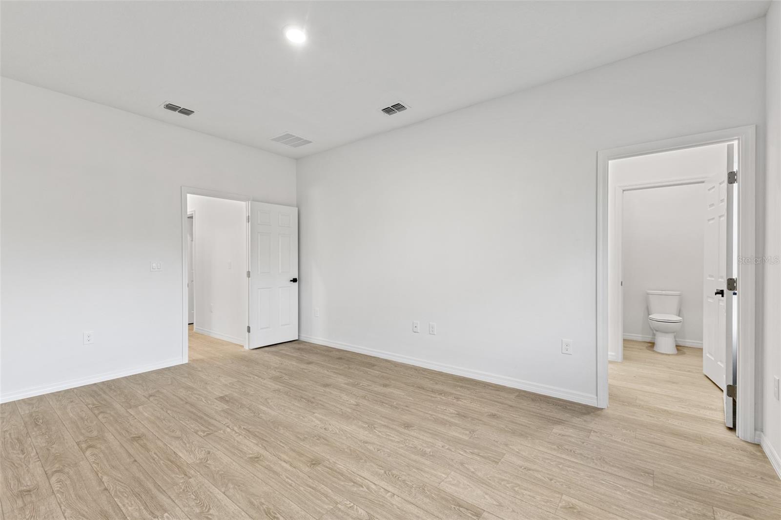 Image 23 of 37 For 108 Alta Vista Way