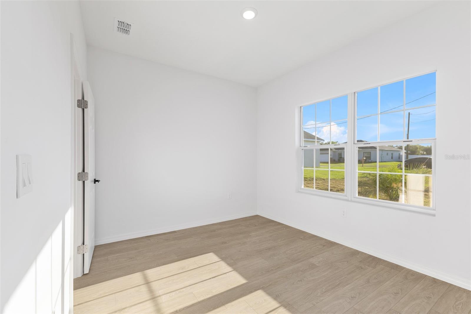 Image 29 of 37 For 108 Alta Vista Way