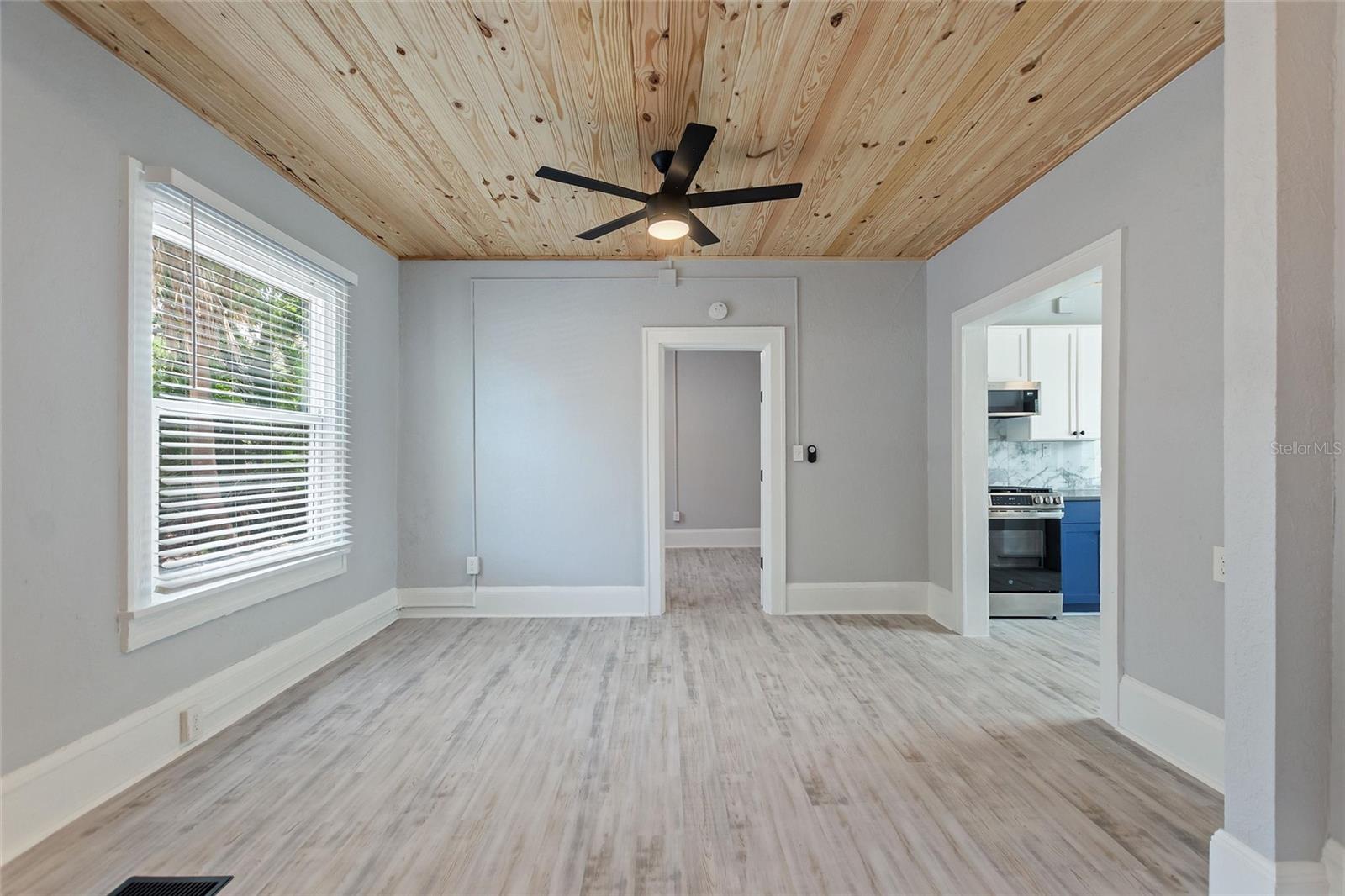 Image 16 of 27 For 7401 1st Avenue N B