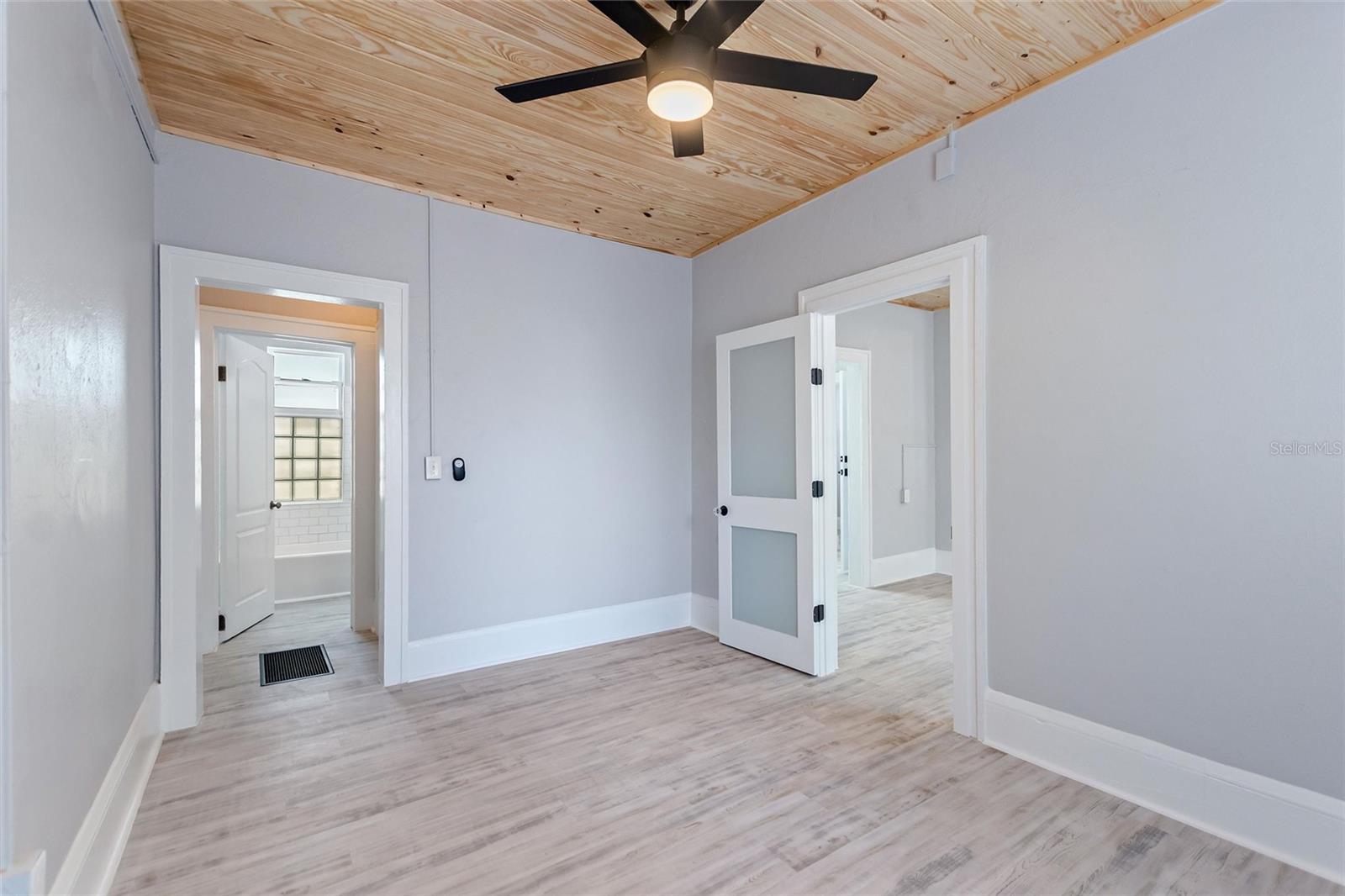 Image 18 of 27 For 7401 1st Avenue N B