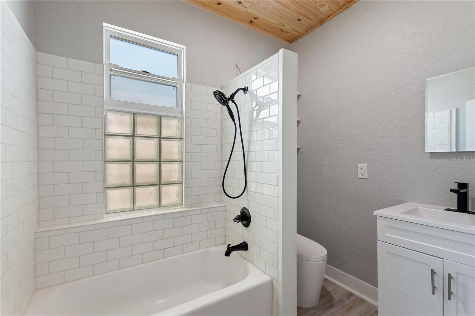 Image 20 of 27 For 7401 1st Avenue N B