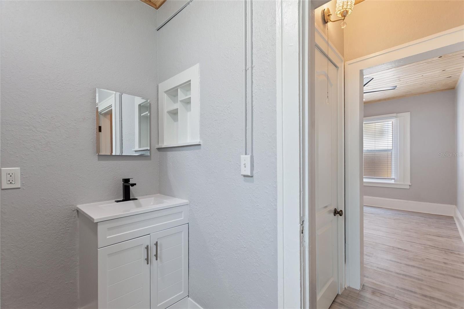 Image 21 of 27 For 7401 1st Avenue N B