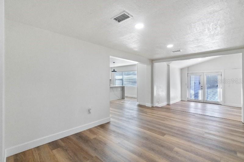 Image 15 of 27 For 3215 Albert Street