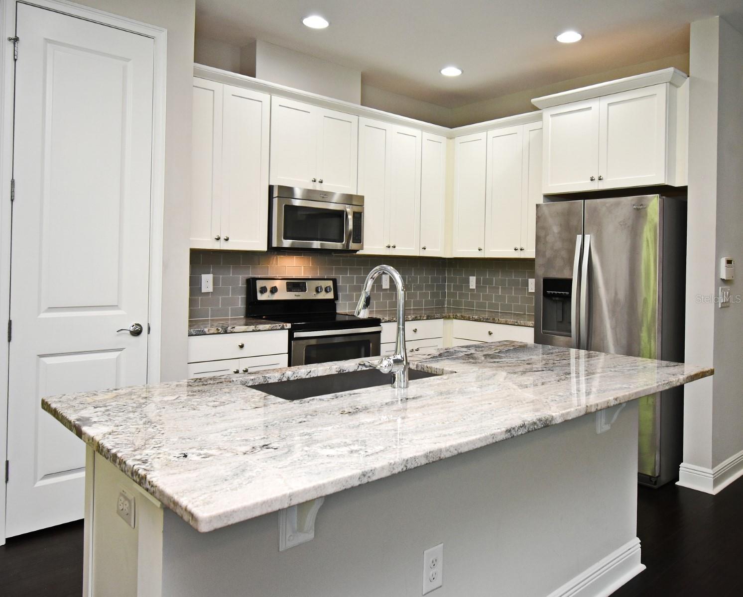 Image 10 of 38 For 8742 Peachtree Park Ct