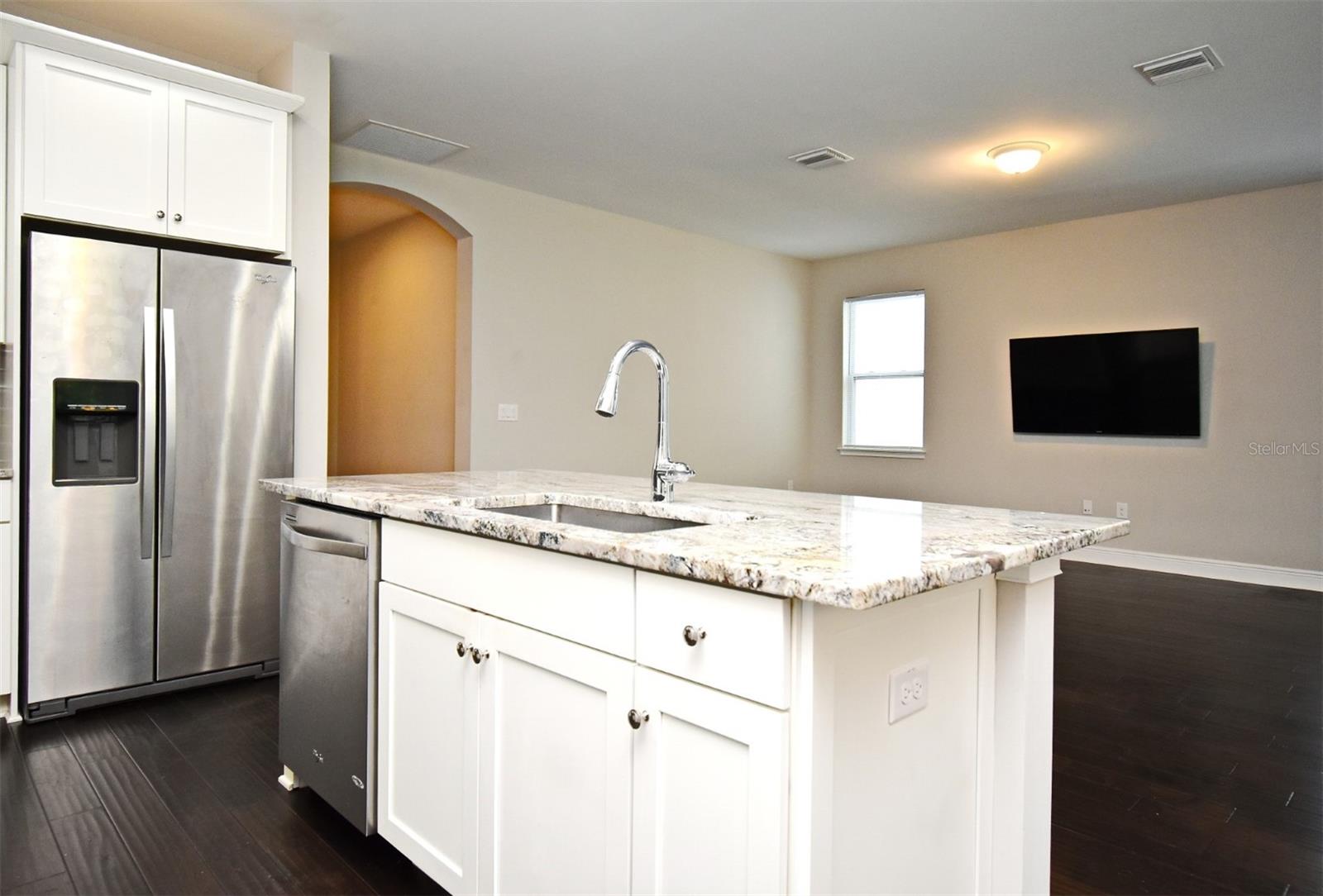 Image 13 of 38 For 8742 Peachtree Park Ct