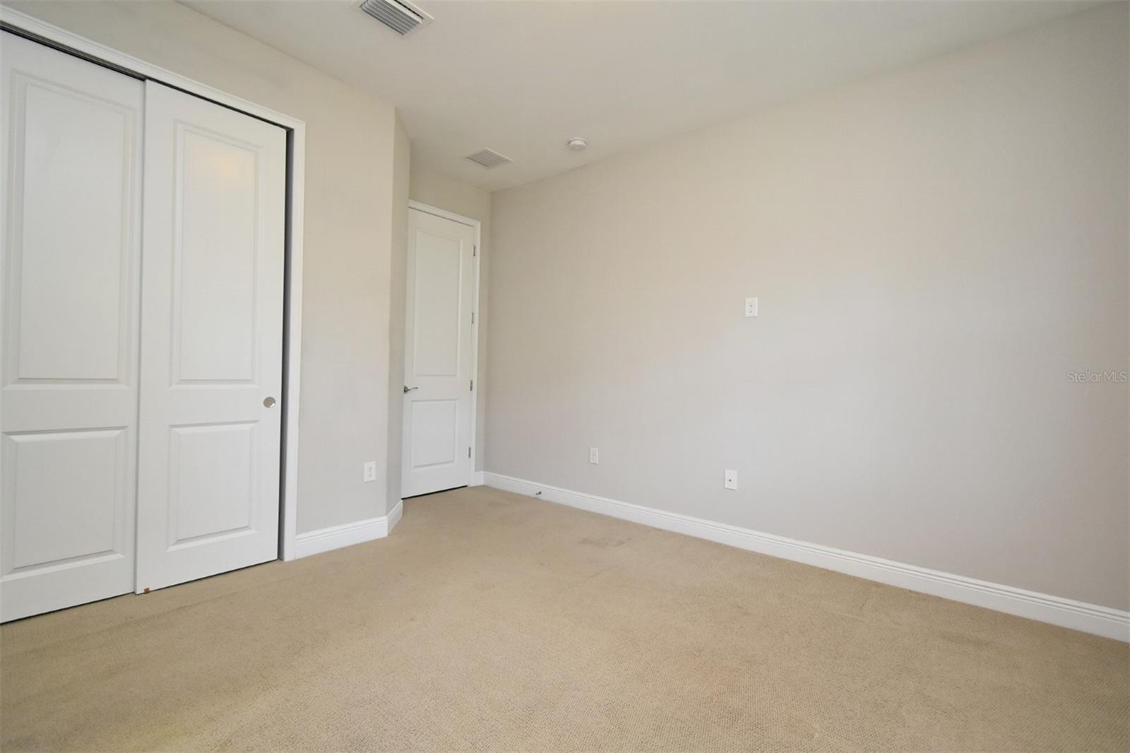 Image 24 of 38 For 8742 Peachtree Park Ct