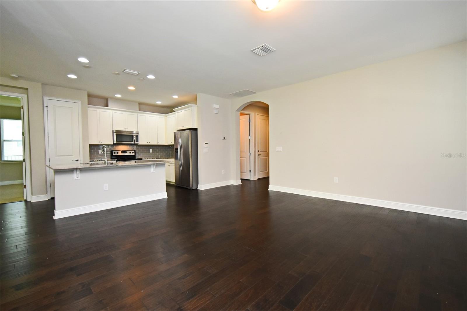 Image 7 of 38 For 8742 Peachtree Park Ct