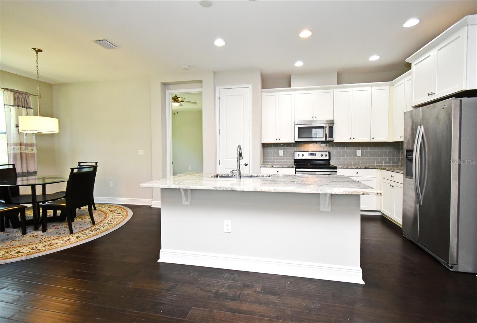 Image 9 of 38 For 8742 Peachtree Park Ct