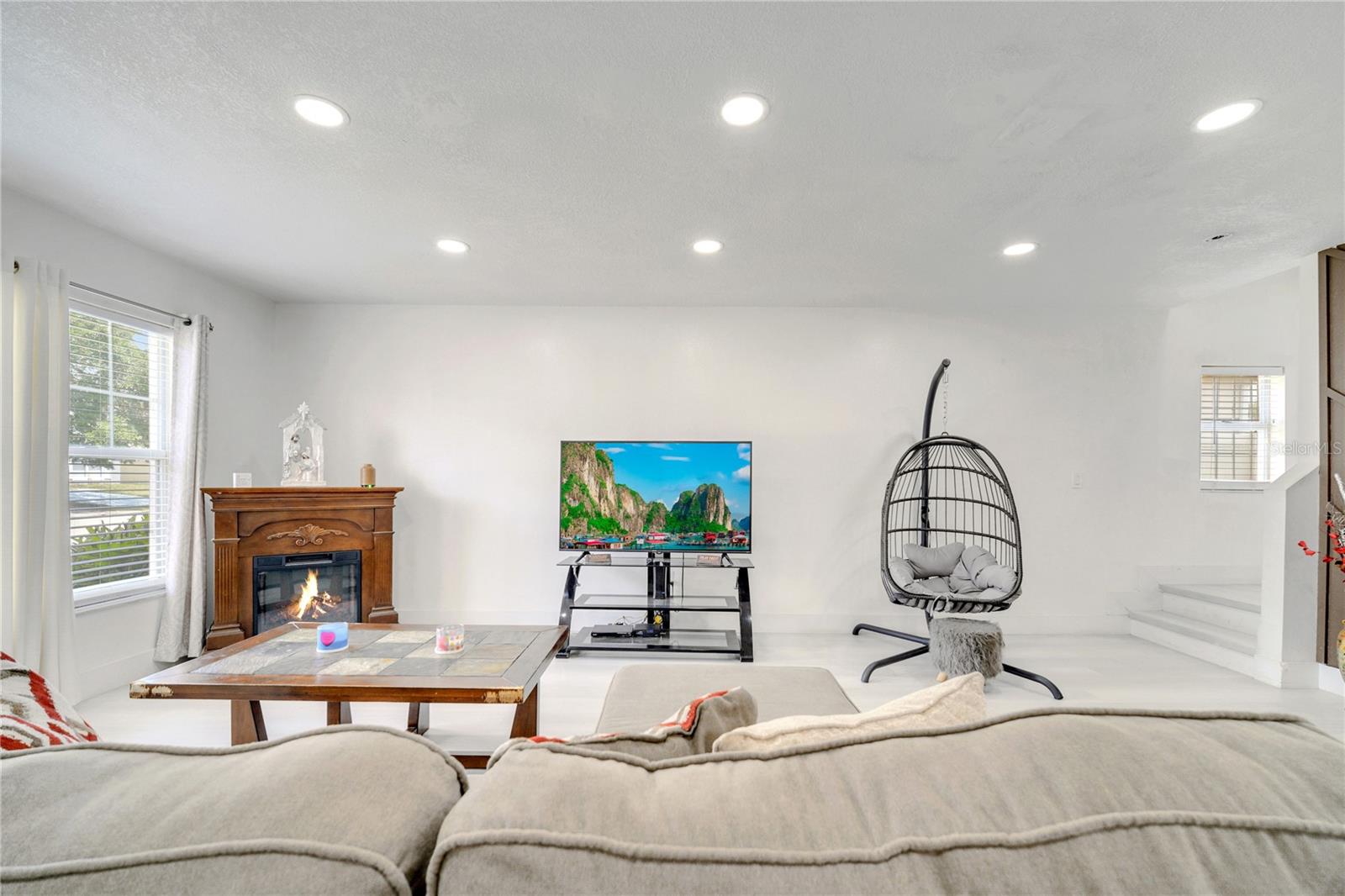 Image 21 of 47 For 5118 Luna Negra Drive