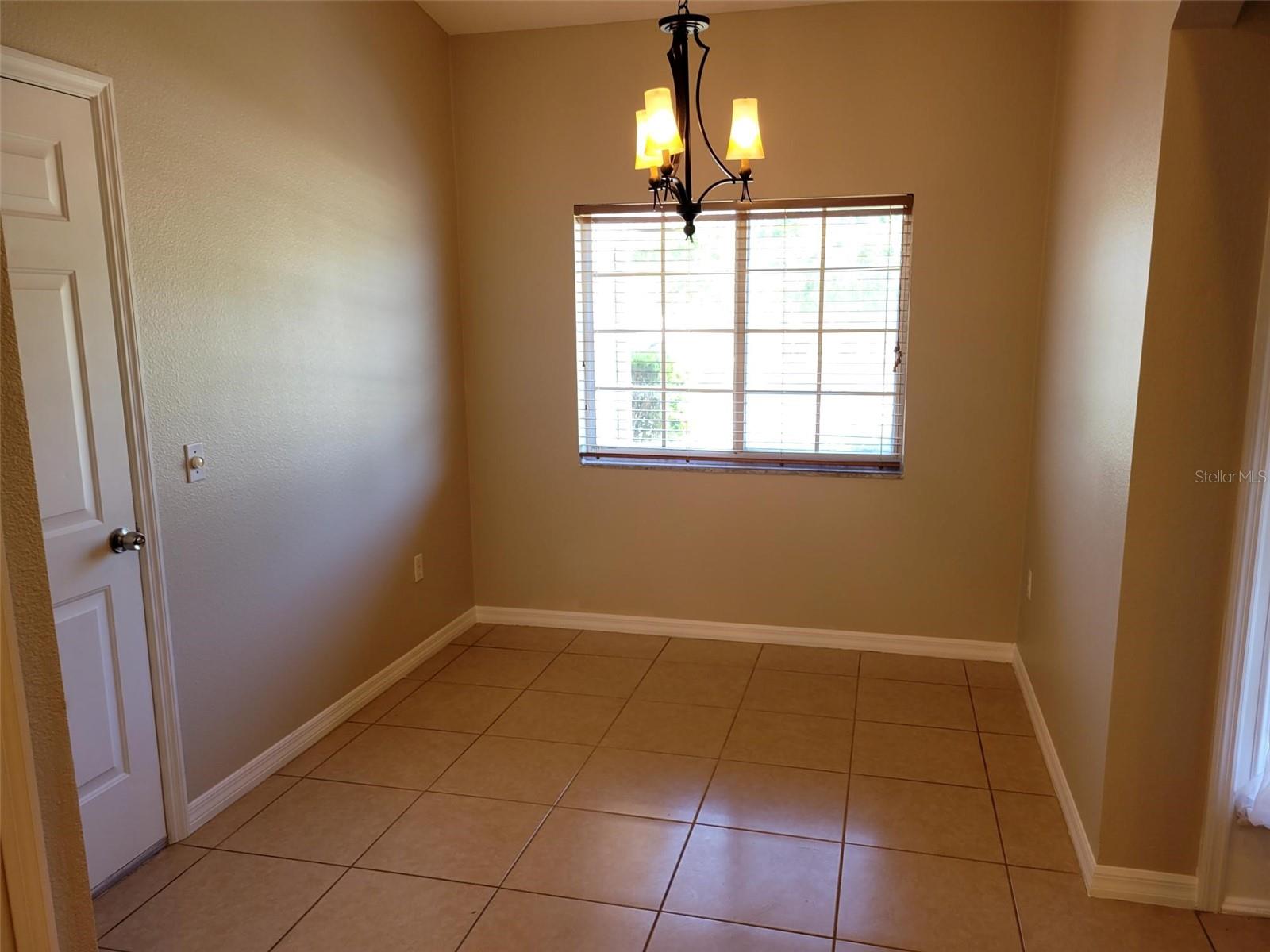 Image 7 of 21 For 266 Paradise Woods Court
