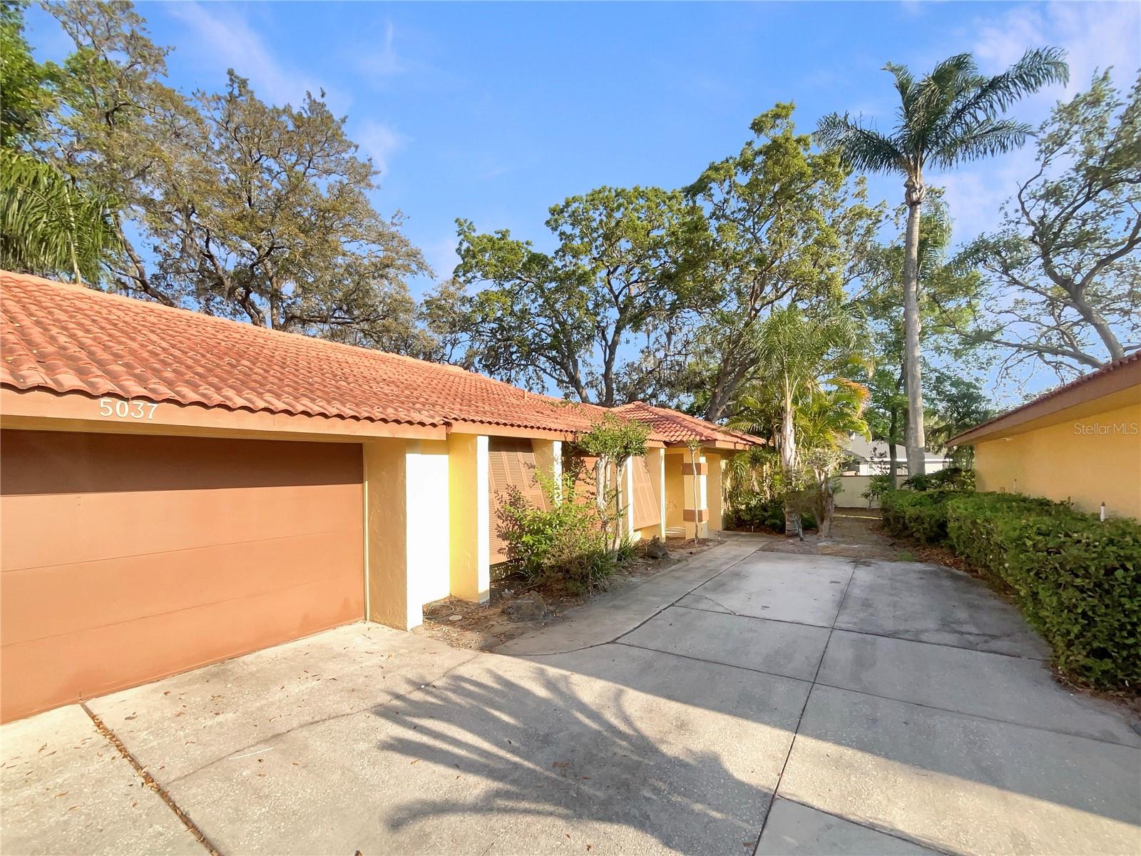 Image 10 of 23 For 5037 Bermuda Circle 10