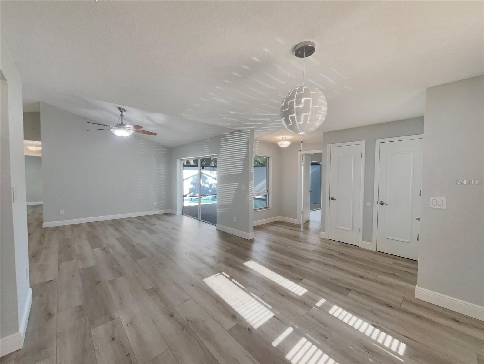 Image 13 of 23 For 5037 Bermuda Circle 10