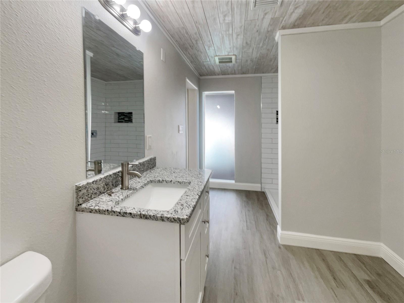 Image 21 of 23 For 5037 Bermuda Circle 10