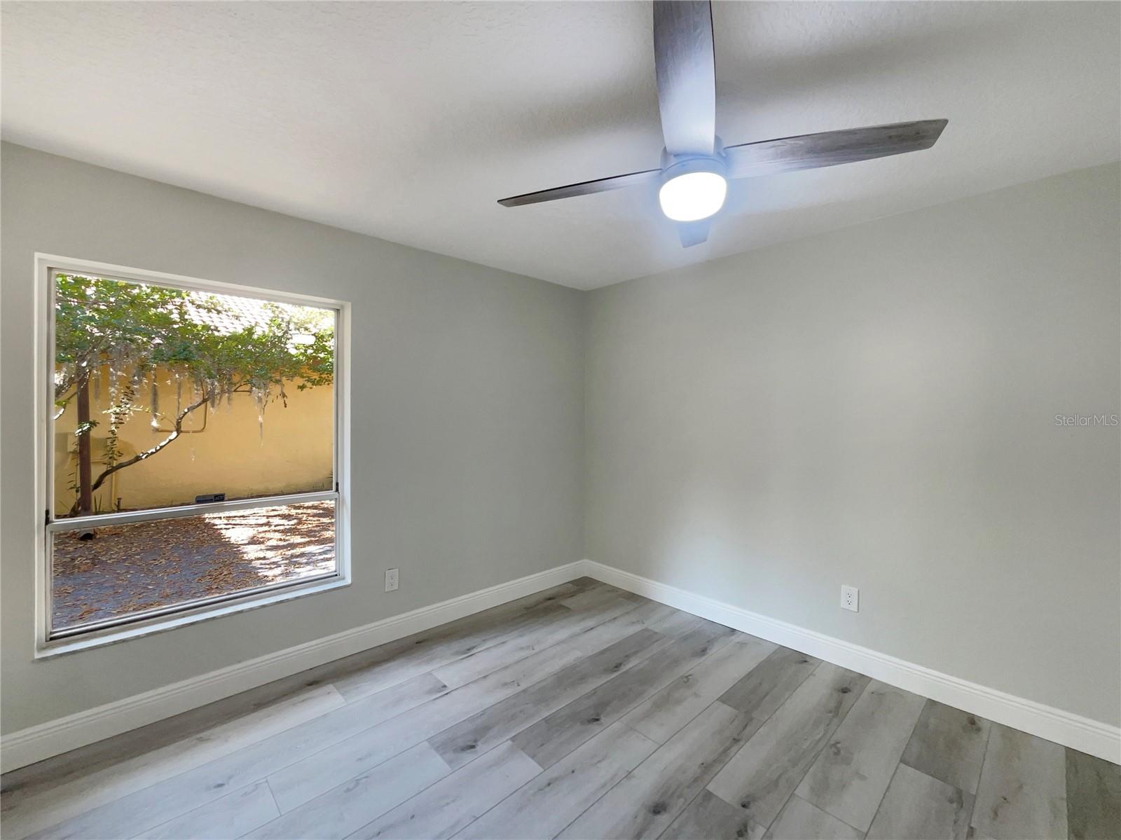 Image 5 of 23 For 5037 Bermuda Circle 10
