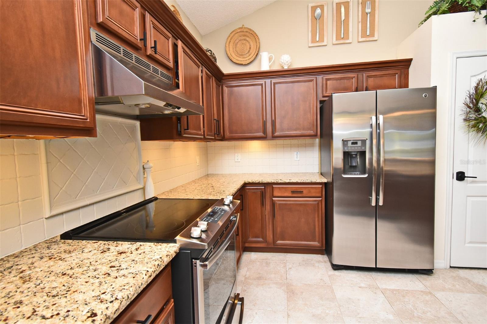 Image 16 of 63 For 9573 Southern Garden Circle