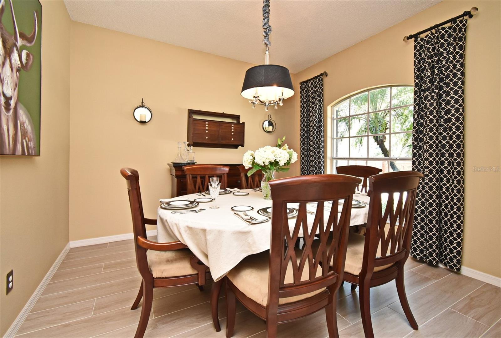 Image 18 of 63 For 9573 Southern Garden Circle