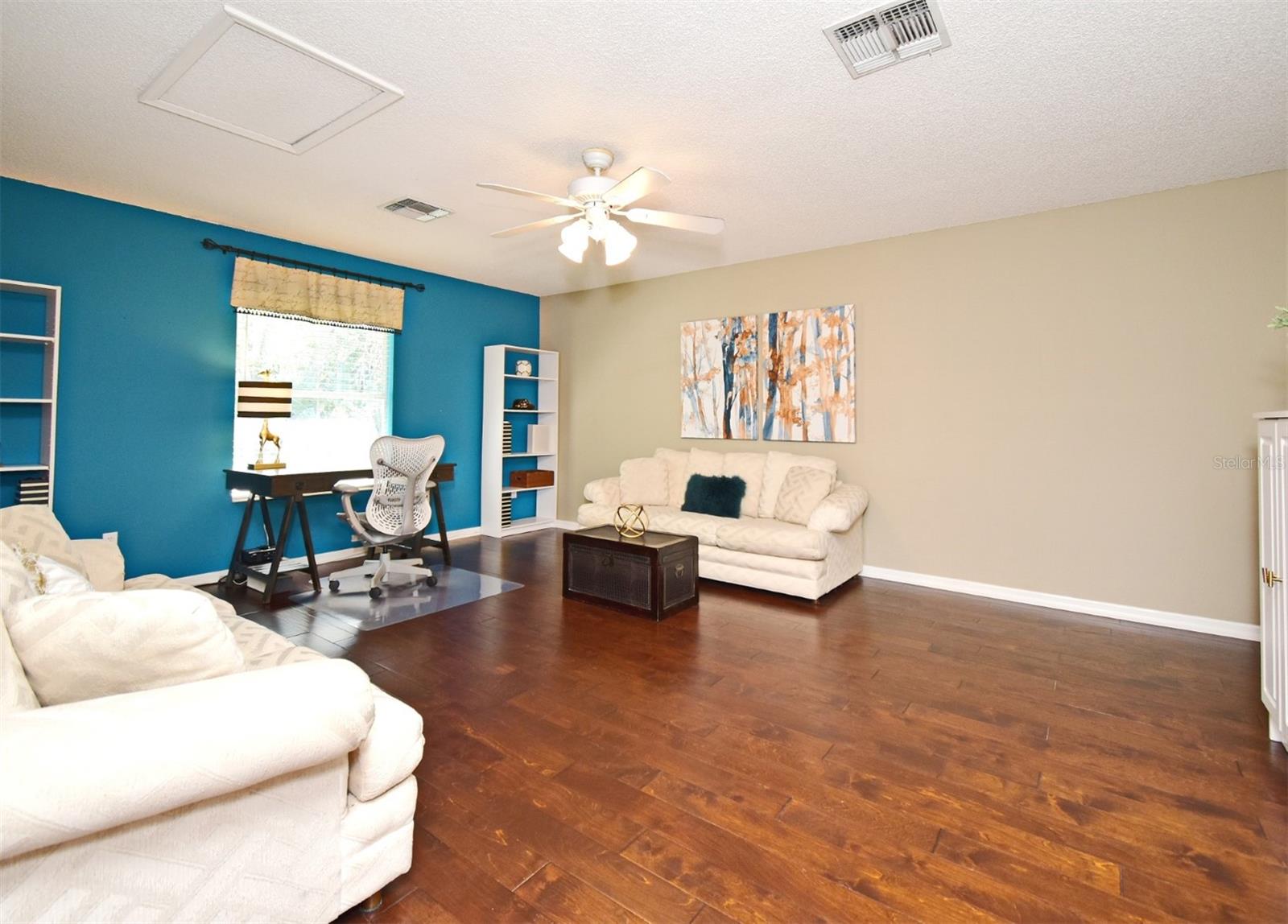 Image 21 of 63 For 9573 Southern Garden Circle