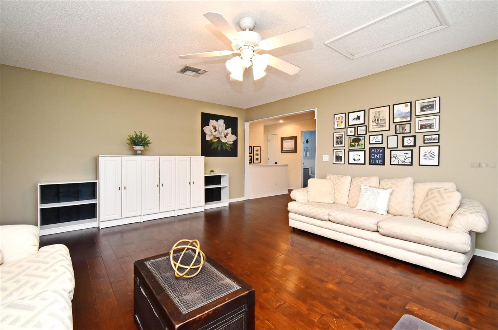 Image 23 of 63 For 9573 Southern Garden Circle