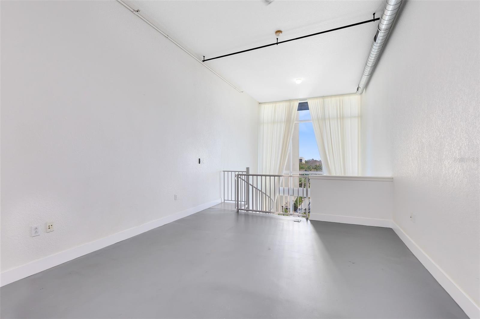 Image 16 of 43 For 150 Robinson Street 4a