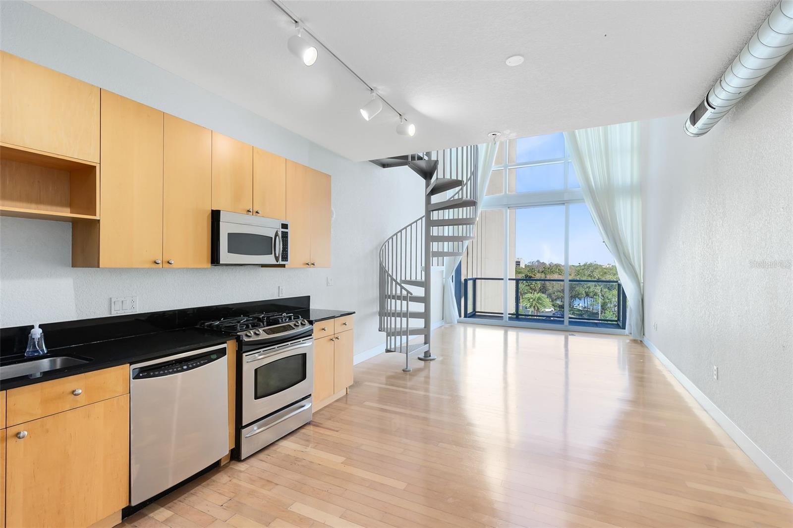Image 2 of 43 For 150 Robinson Street 4a