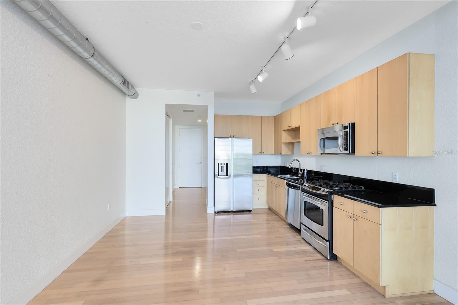 Image 20 of 43 For 150 Robinson Street 4a