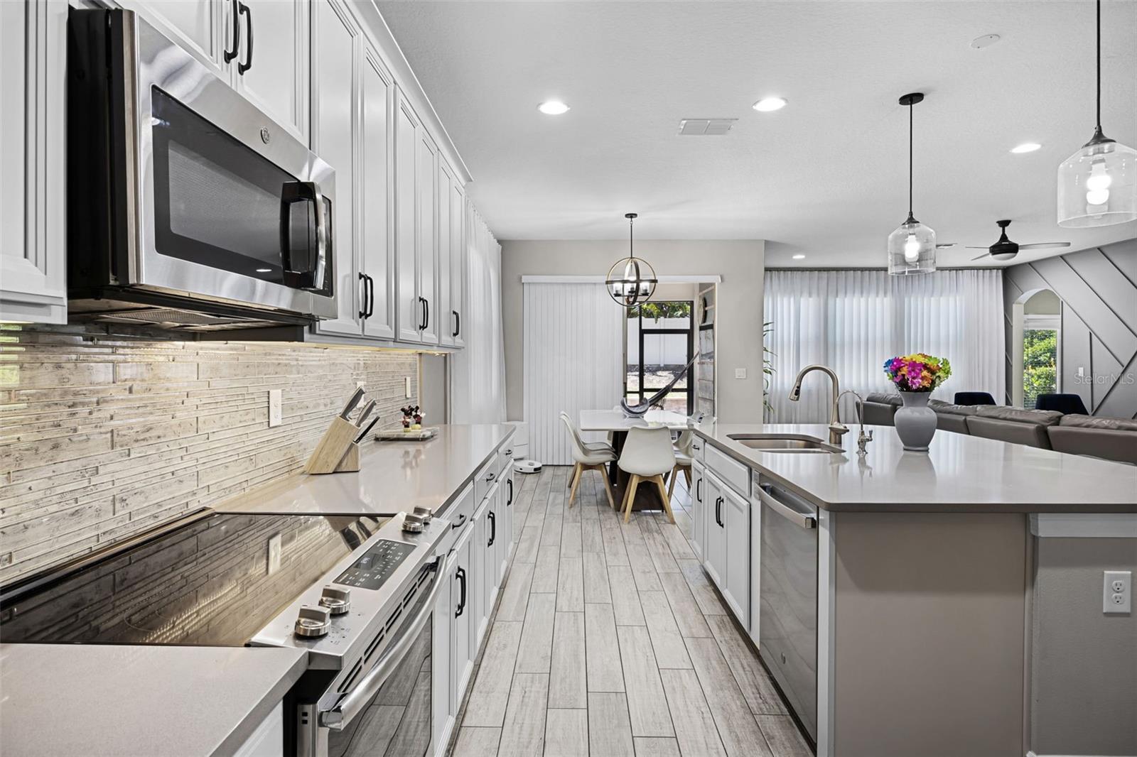 Image 11 of 56 For 13320 Magnolia Valley Drive